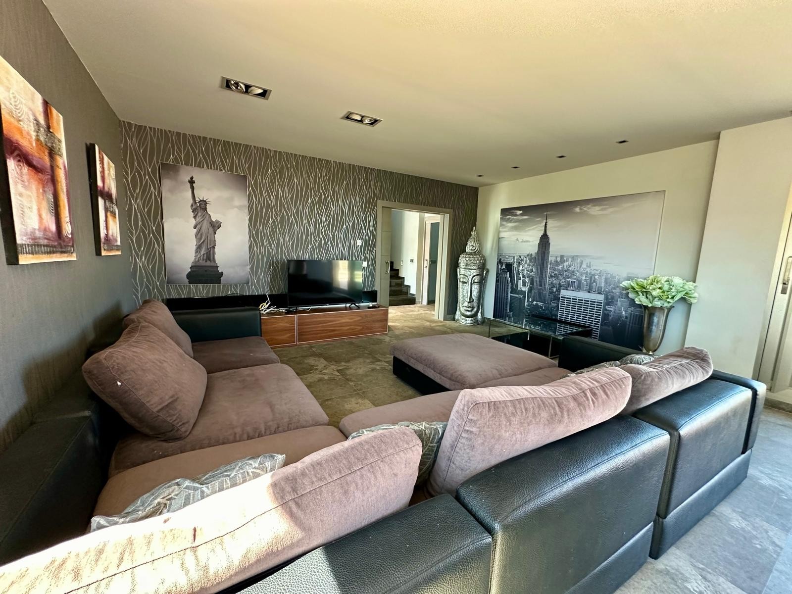 5 Bed, 8 Bath, HouseFor Sale, Yecla, Murcia