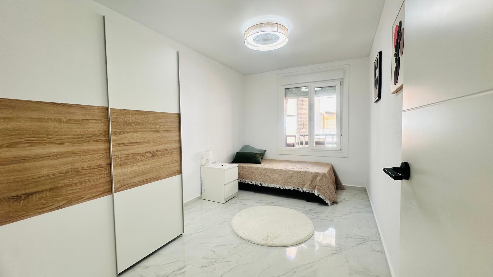 3 Bed, 2 Bath, ApartmentFor Sale, Torrevieja, Alicante