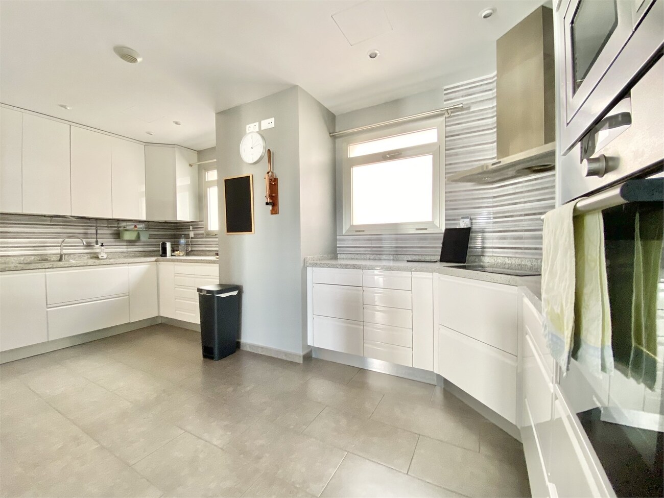 4 Bed, 3 Bath, ApartmentFor Sale, Villamartin, Alicante