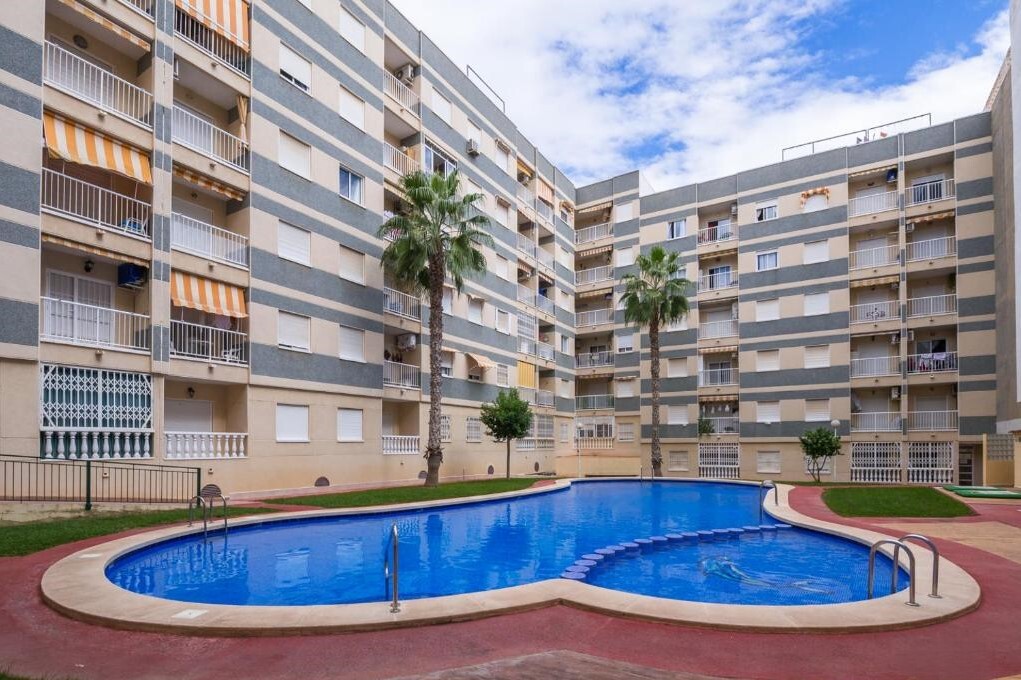 1 Bed, 1 Bath, ApartmentFor Sale, Torrevieja, Alicante