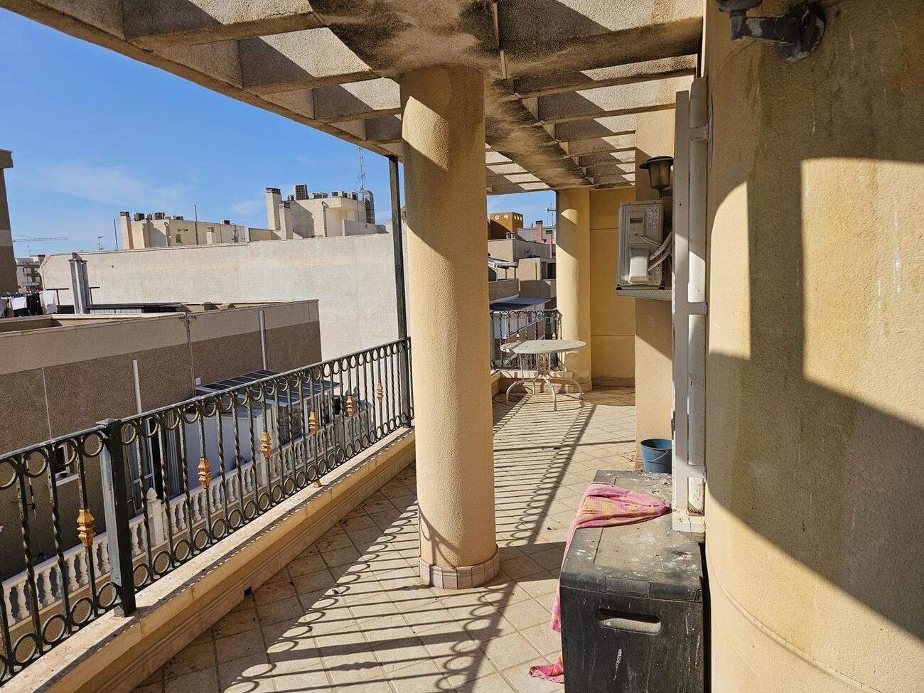 4 Bed, 2 Bath, ApartmentFor Sale, Torrevieja, Alicante