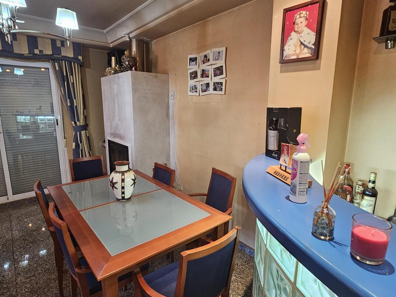 4 Bed, 2 Bath, ApartmentFor Sale, Torrevieja, Alicante