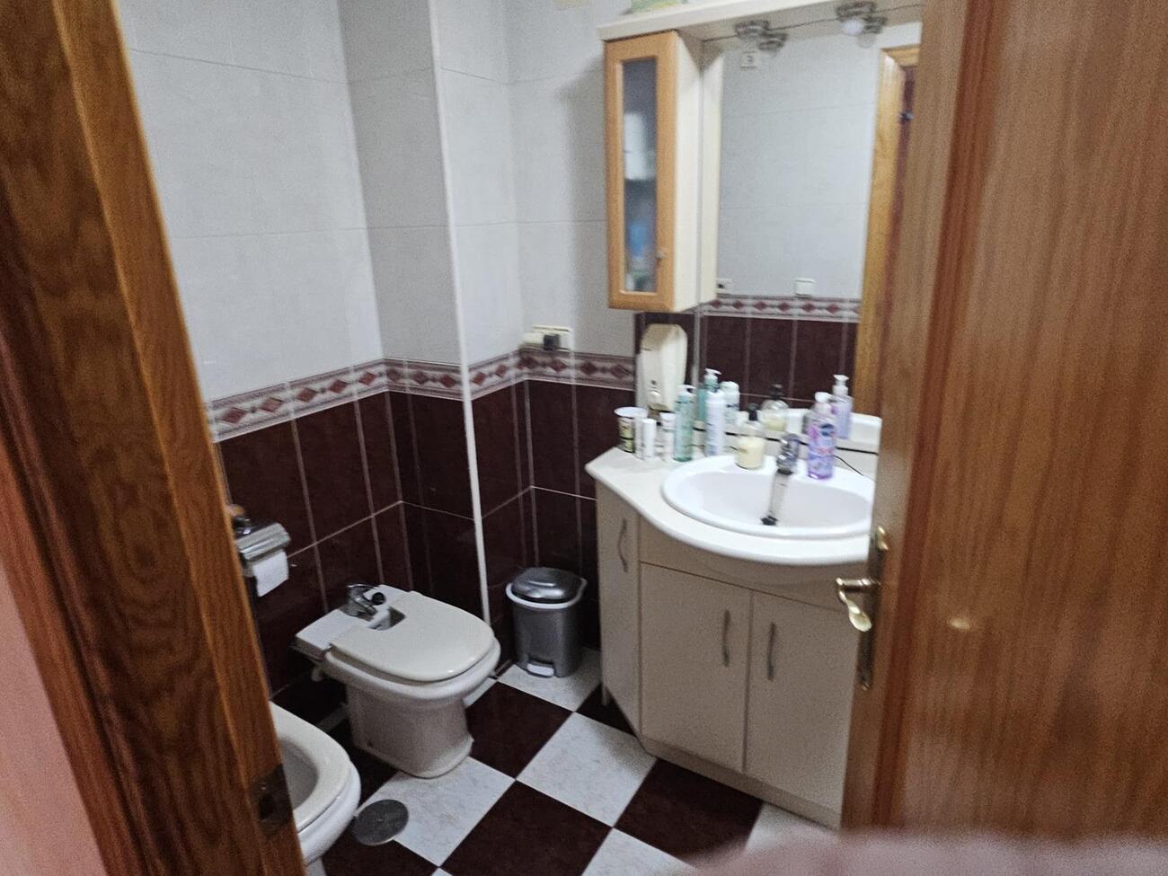 4 Bed, 2 Bath, ApartmentFor Sale, Torrevieja, Alicante