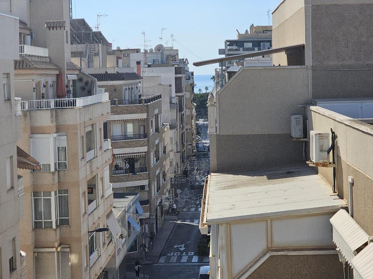 4 Bed, 2 Bath, ApartmentFor Sale, Torrevieja, Alicante