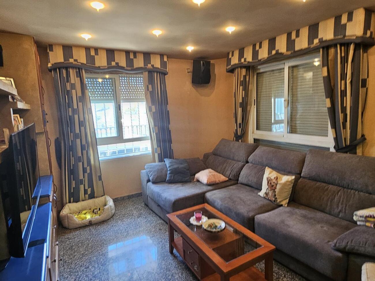 4 Bed, 2 Bath, ApartmentFor Sale, Torrevieja, Alicante