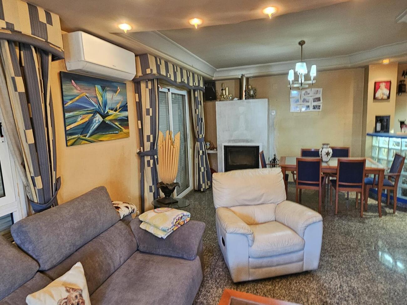 4 Bed, 2 Bath, ApartmentFor Sale, Torrevieja, Alicante