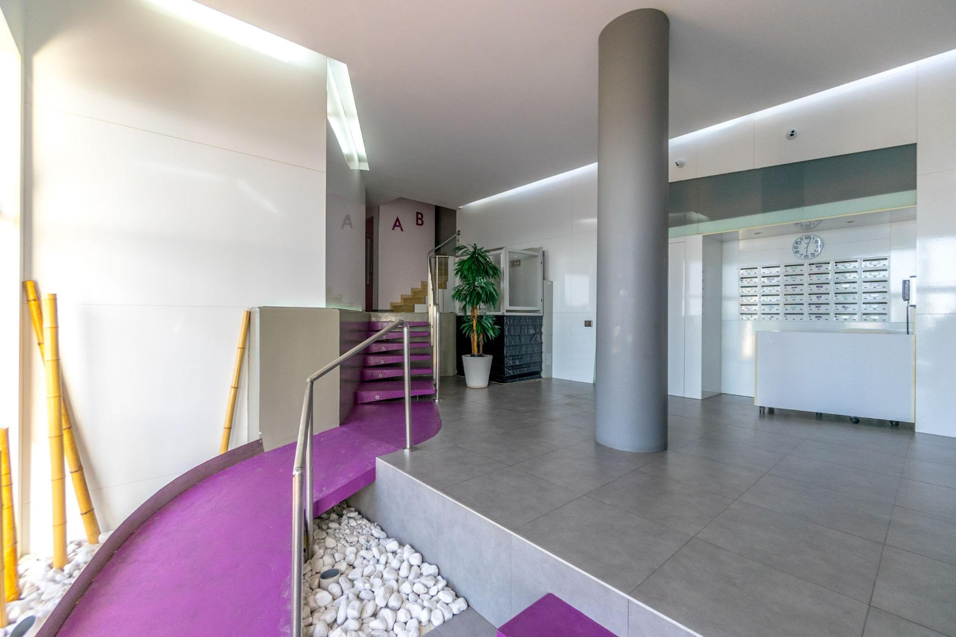 4 Bed, 2 Bath, ApartmentFor Sale, Torrevieja, Alicante