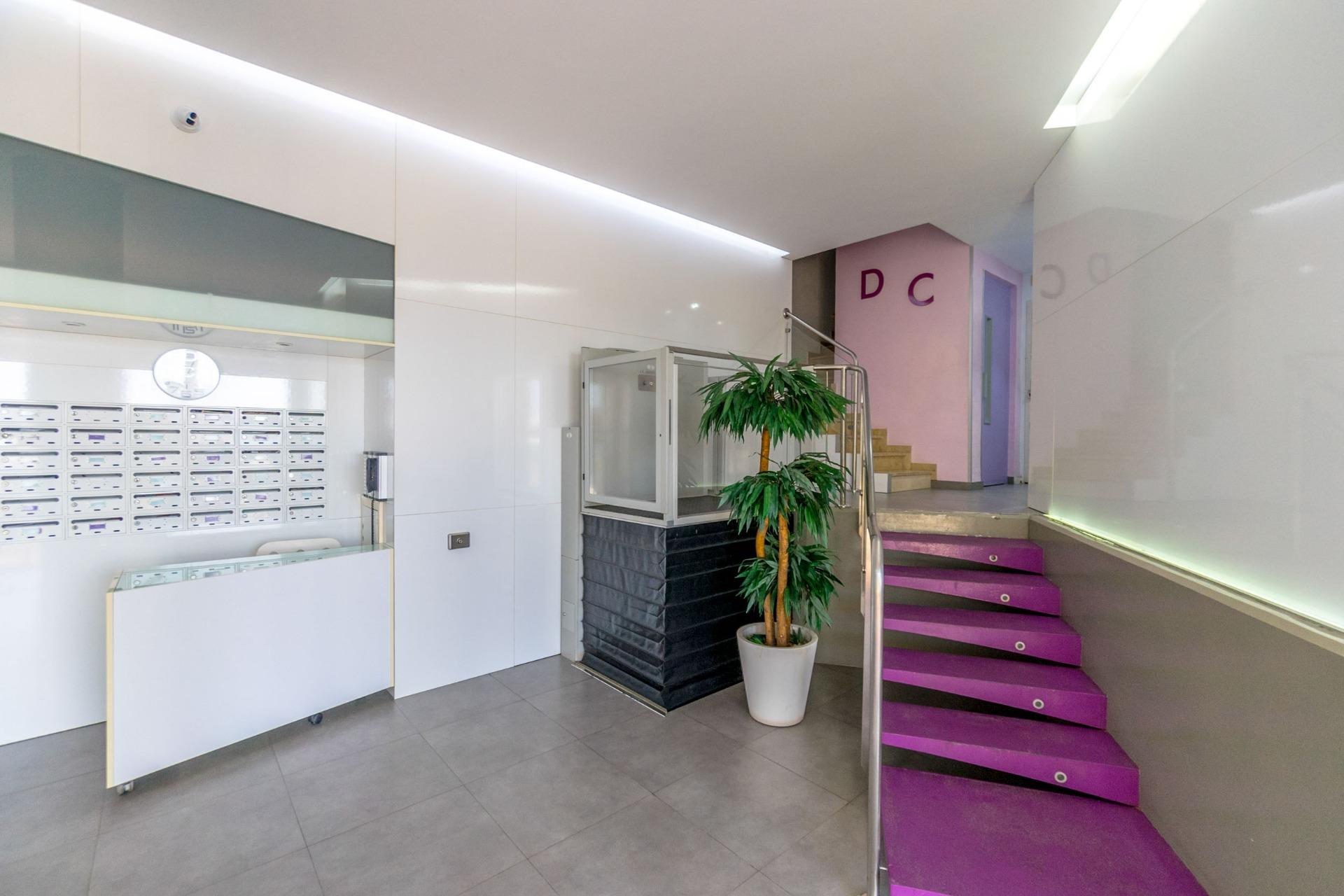 4 Bed, 2 Bath, ApartmentFor Sale, Torrevieja, Alicante