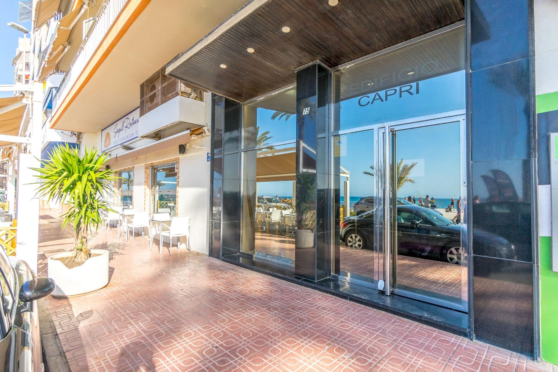 4 Bed, 2 Bath, ApartmentFor Sale, Torrevieja, Alicante