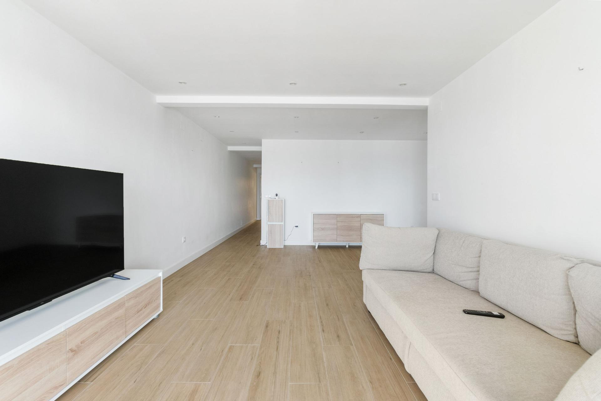 4 Bed, 2 Bath, ApartmentFor Sale, Torrevieja, Alicante