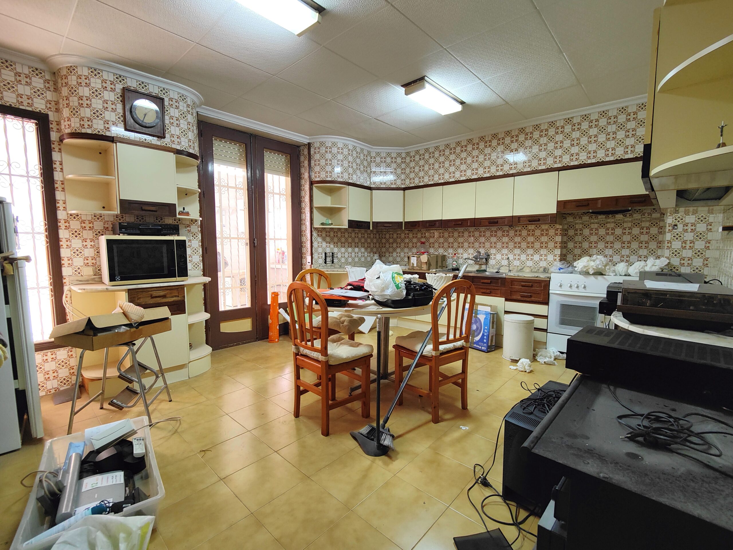 5 Bed, 2 Bath, ApartmentFor Sale, Torrevieja, Alicante