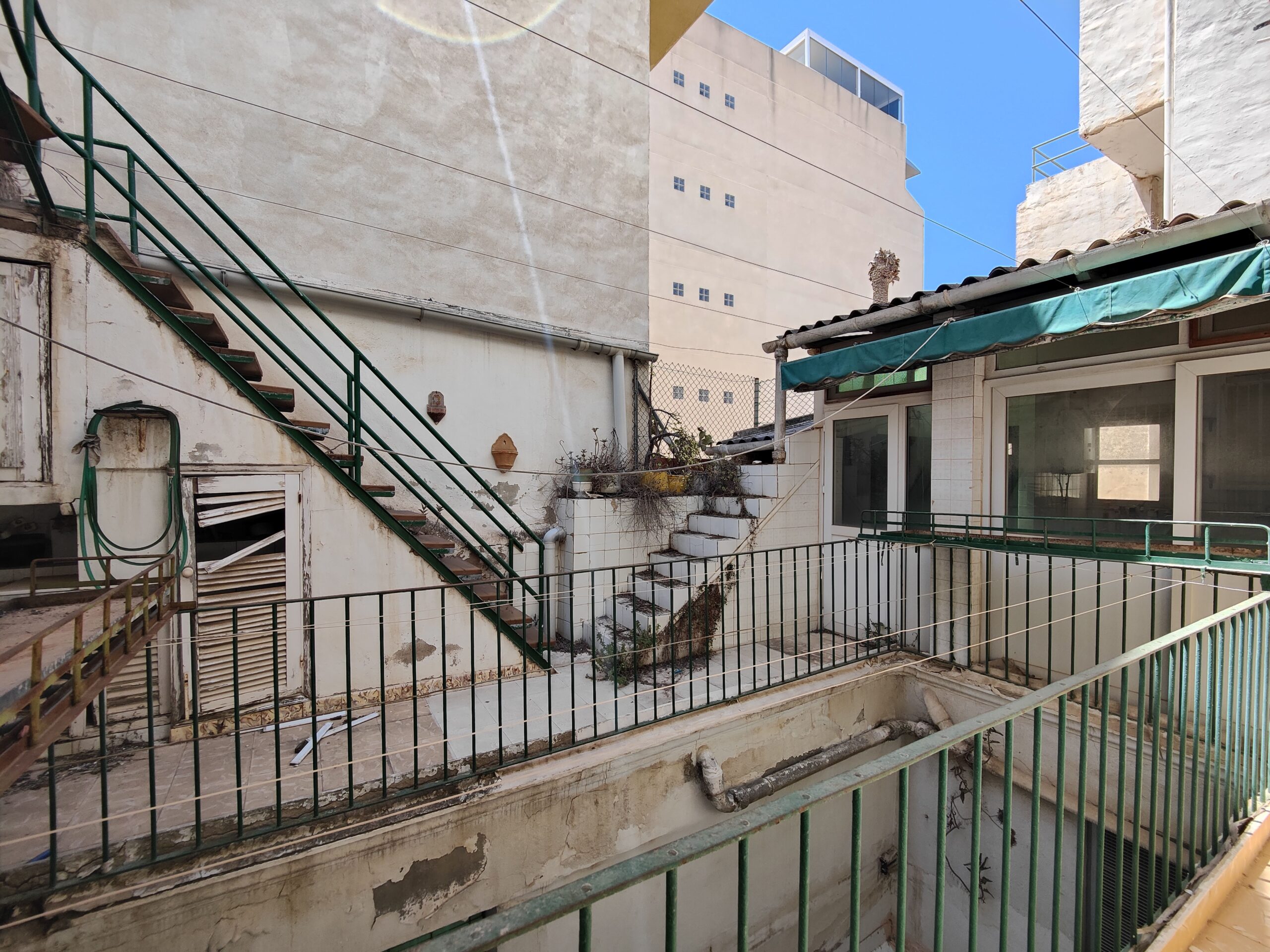 5 Bed, 2 Bath, ApartmentFor Sale, Torrevieja, Alicante