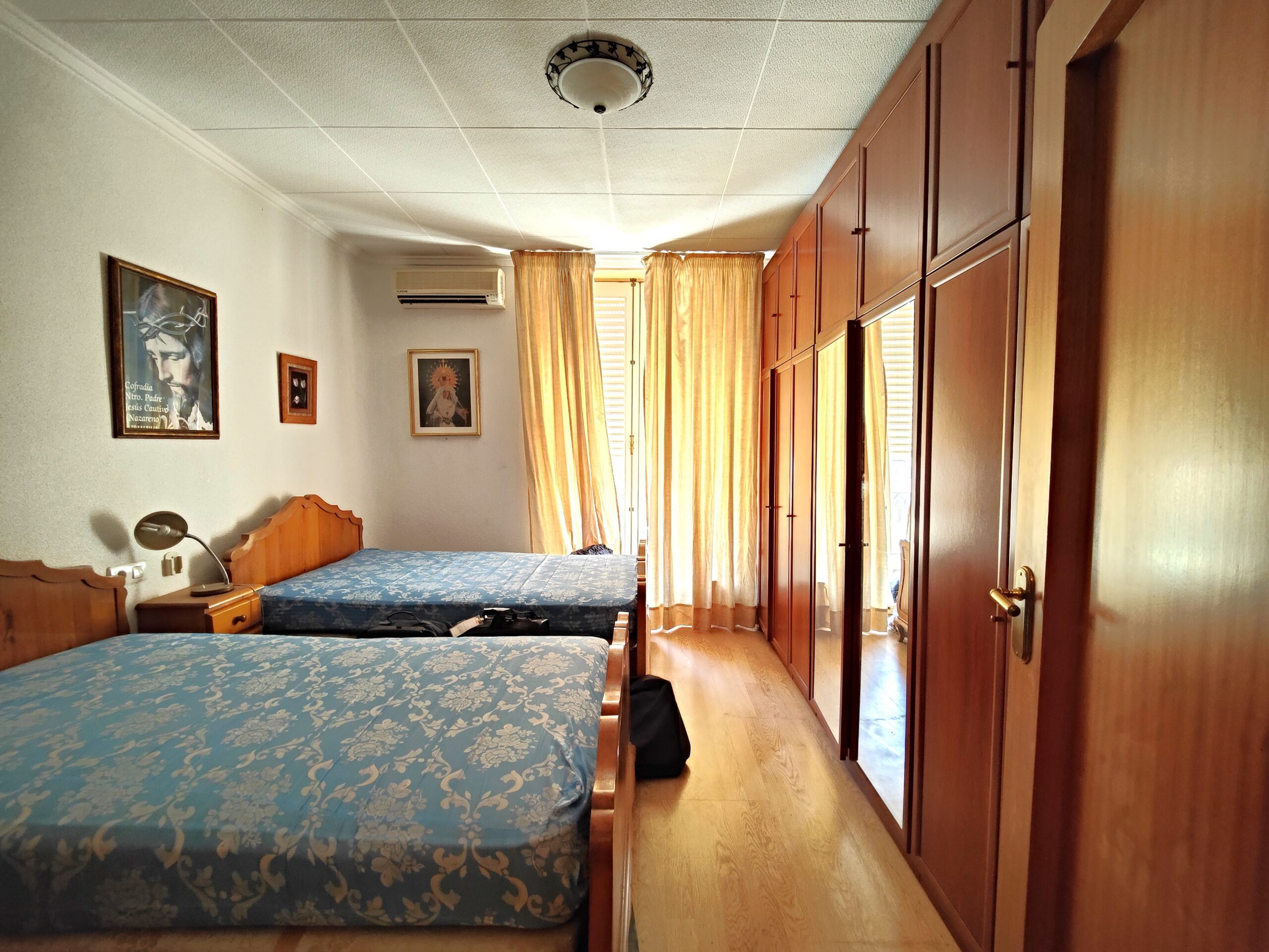 5 Bed, 2 Bath, ApartmentFor Sale, Torrevieja, Alicante