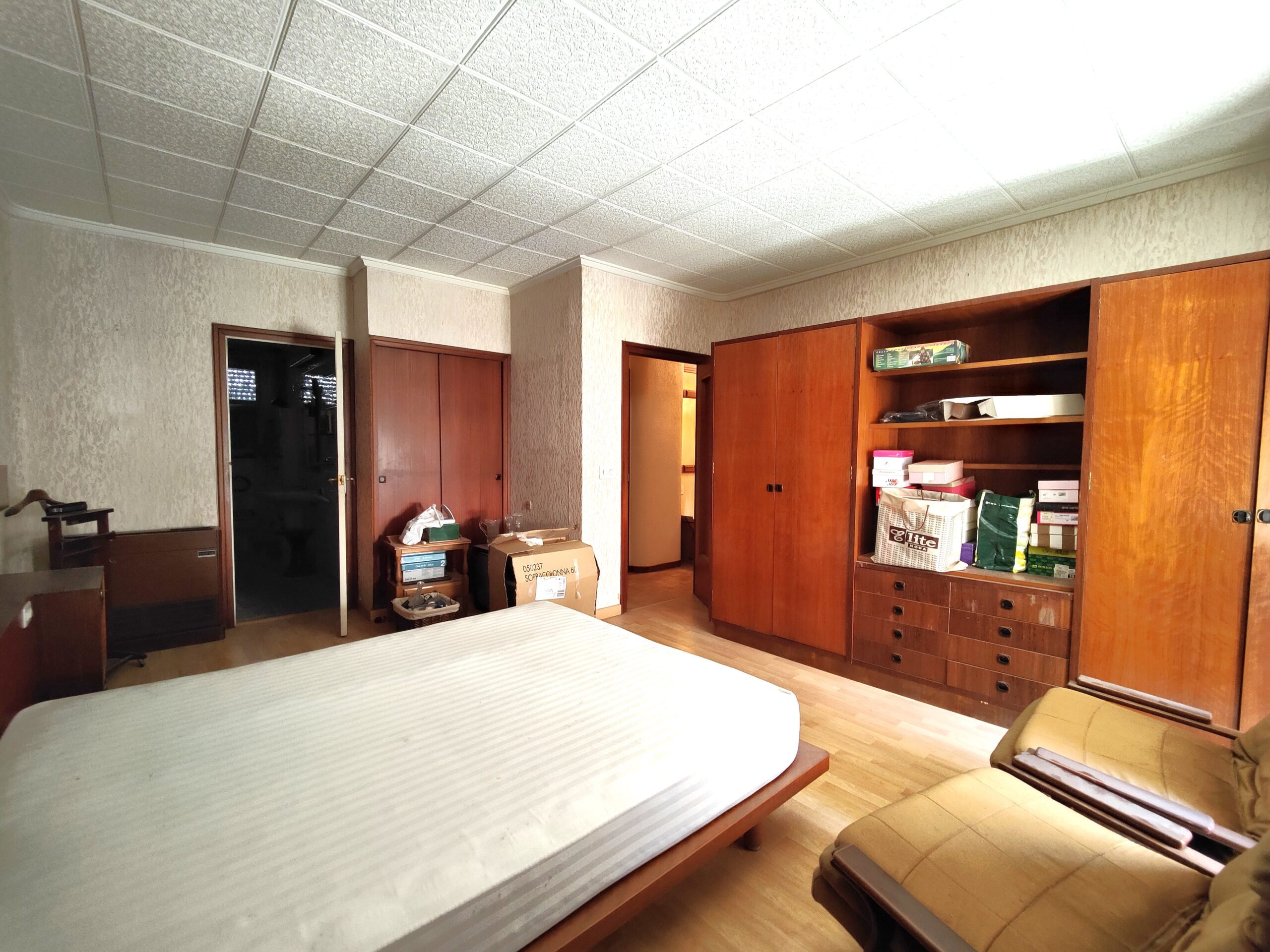 5 Bed, 2 Bath, ApartmentFor Sale, Torrevieja, Alicante