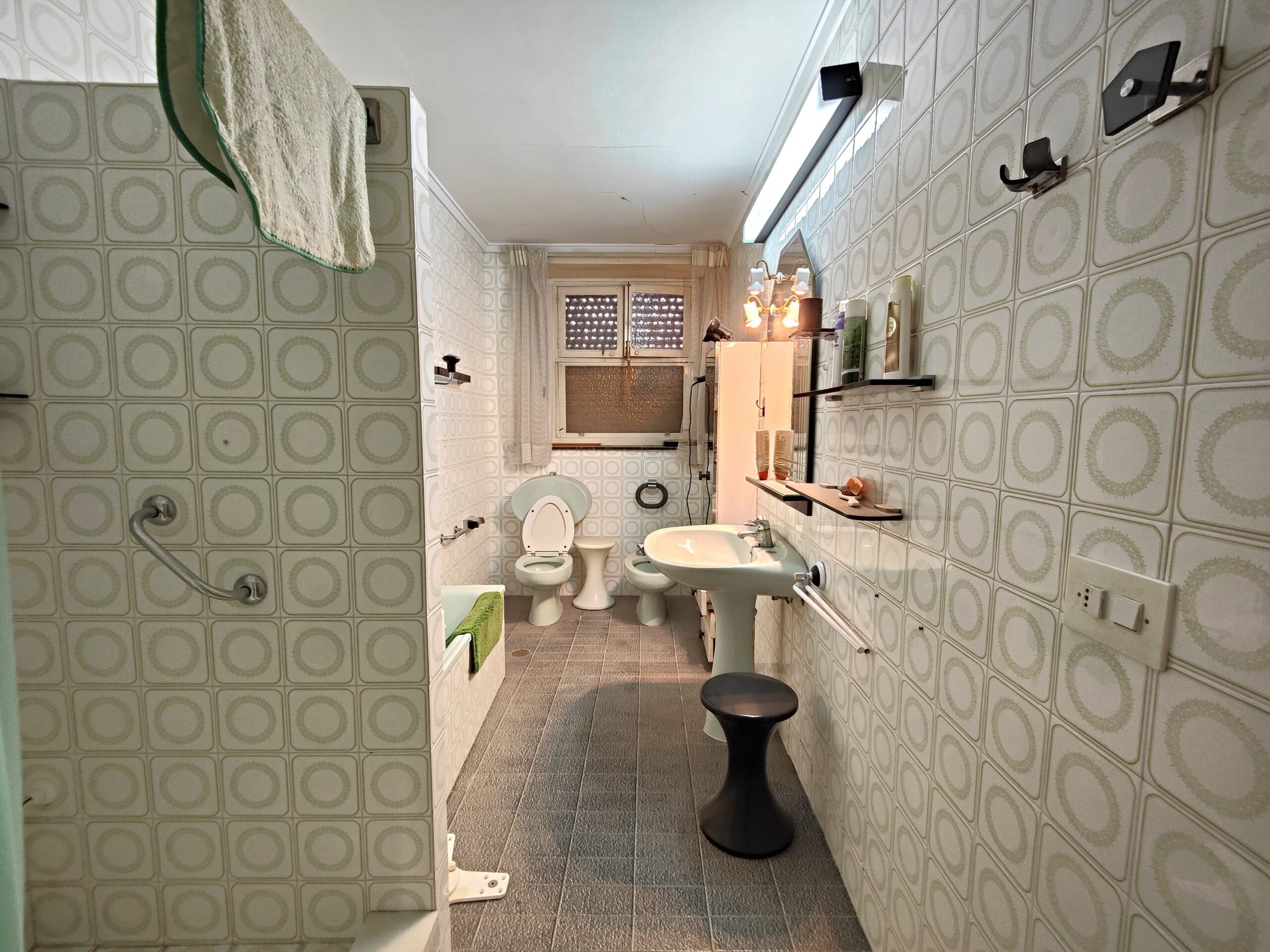 5 Bed, 2 Bath, ApartmentFor Sale, Torrevieja, Alicante