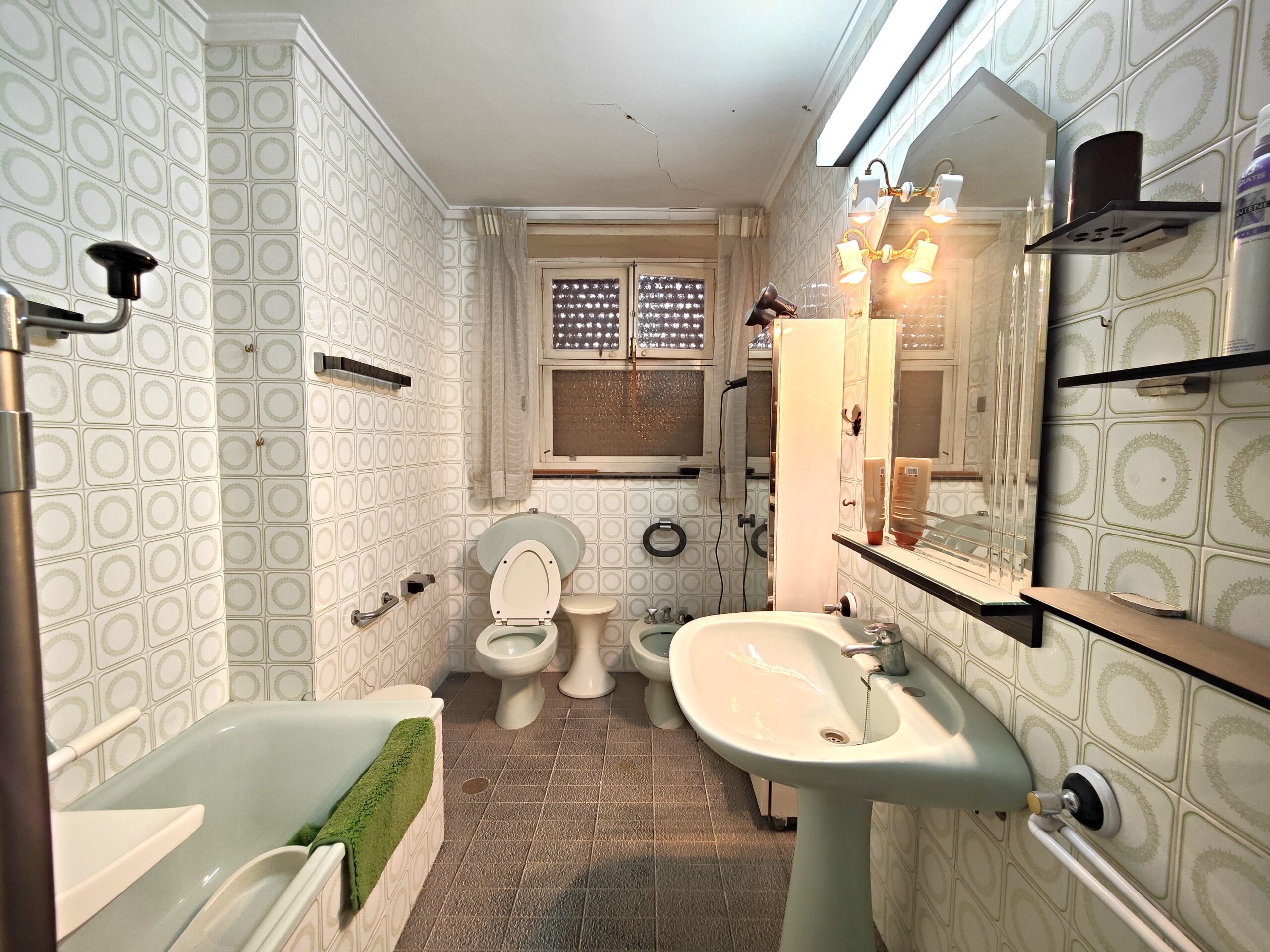 5 Bed, 2 Bath, ApartmentFor Sale, Torrevieja, Alicante