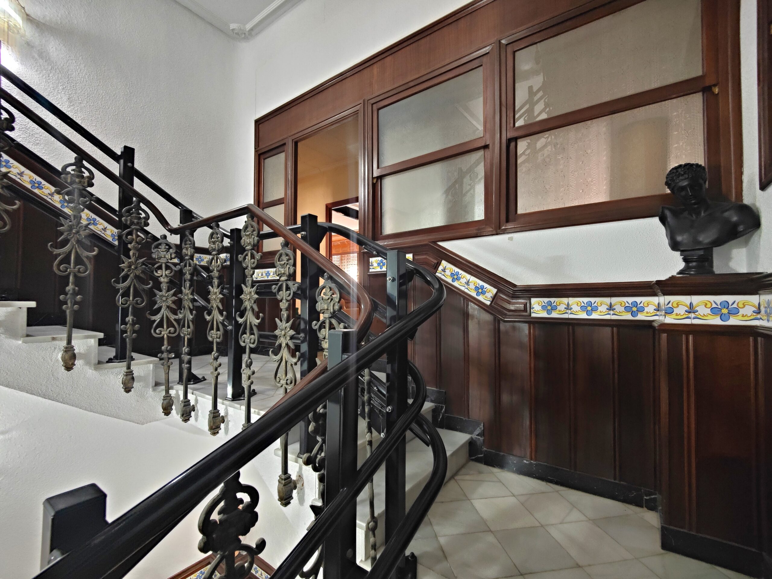 5 Bed, 2 Bath, ApartmentFor Sale, Torrevieja, Alicante