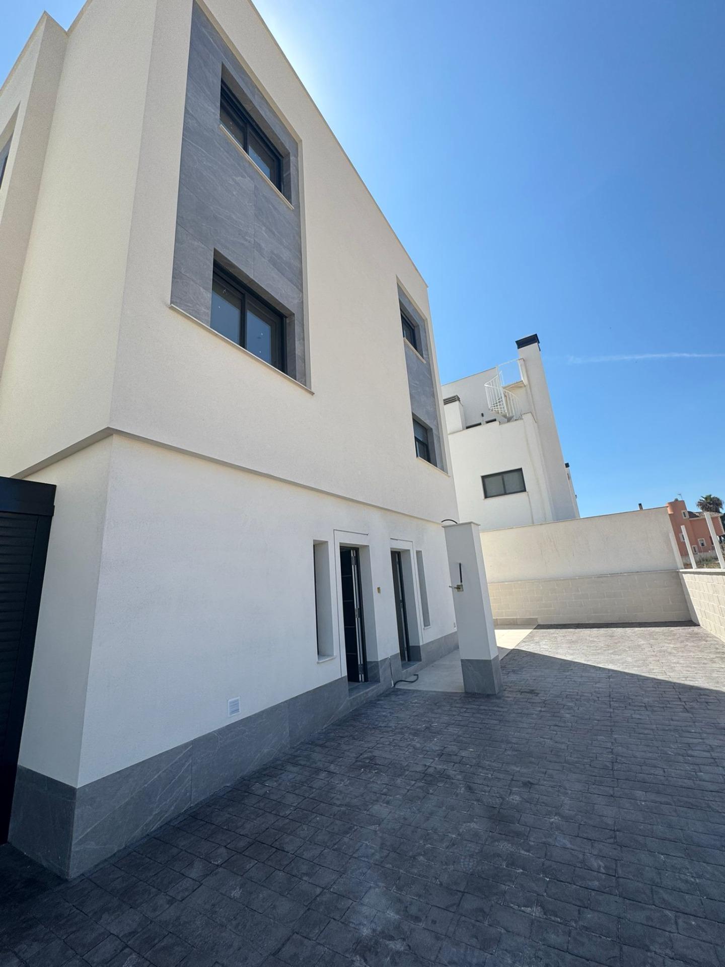 4 Bed, 4 Bath, HouseFor Sale, Guardamar Del Segura, Alicante
