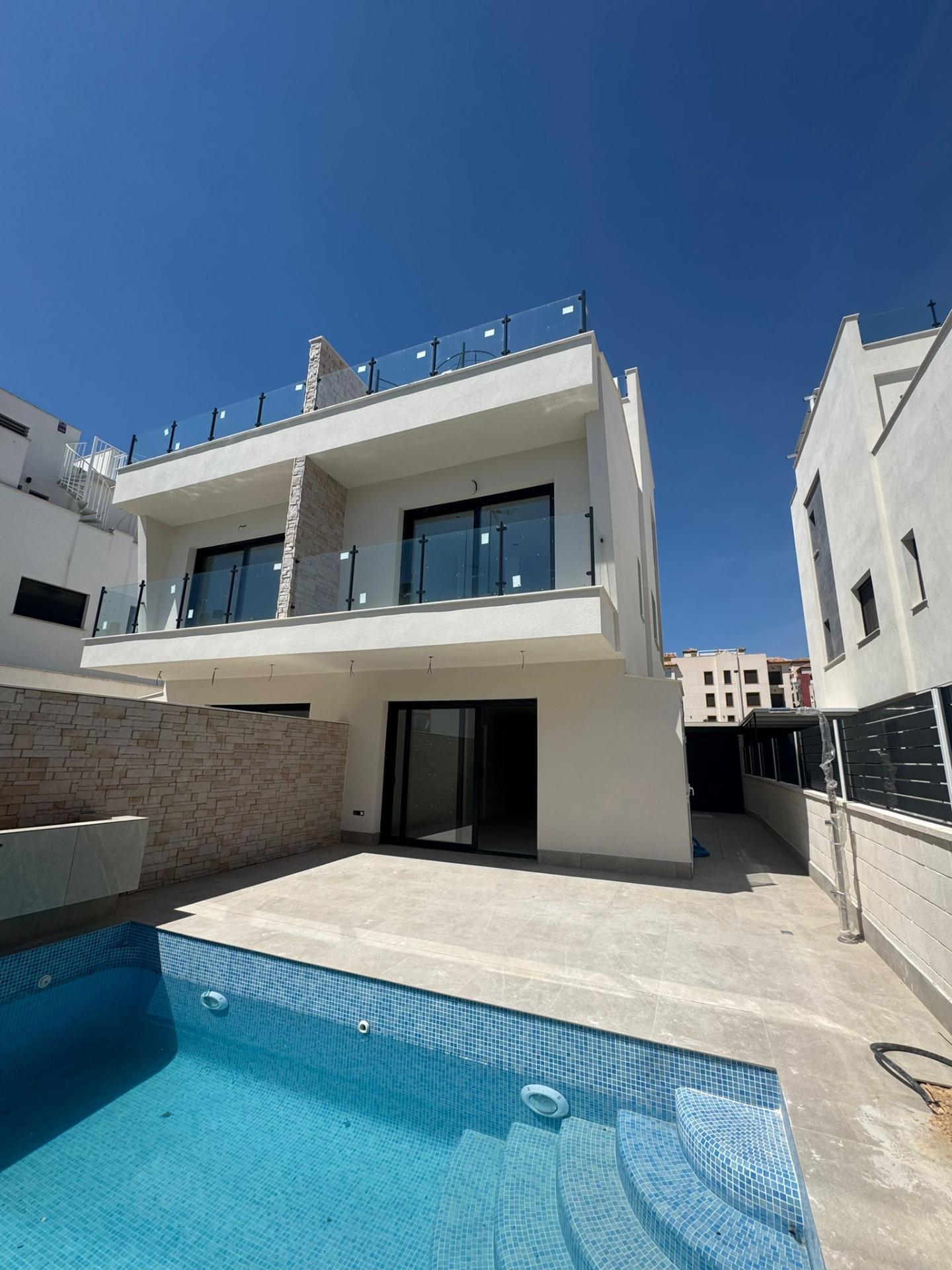 4 Bed, 4 Bath, HouseFor Sale, Guardamar Del Segura, Alicante