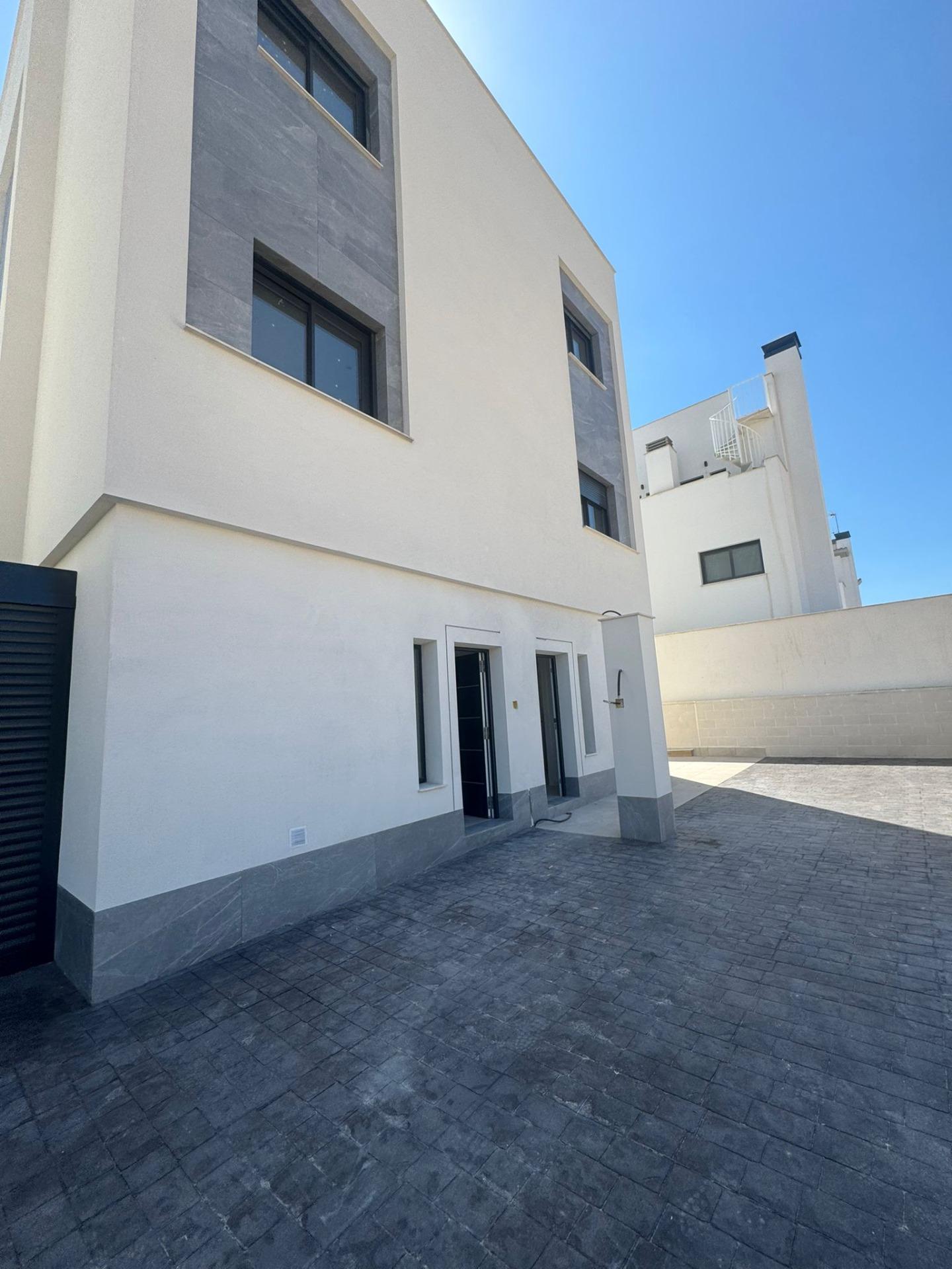 4 Bed, 4 Bath, HouseFor Sale, Guardamar Del Segura, Alicante
