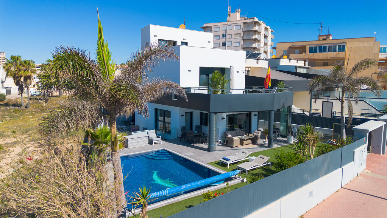 4 Bed, 3 Bath, HouseFor Sale, Torrevieja, Alicante 4 Bed, 3 Bath, HouseFor Sale, Torrevieja, Alicante