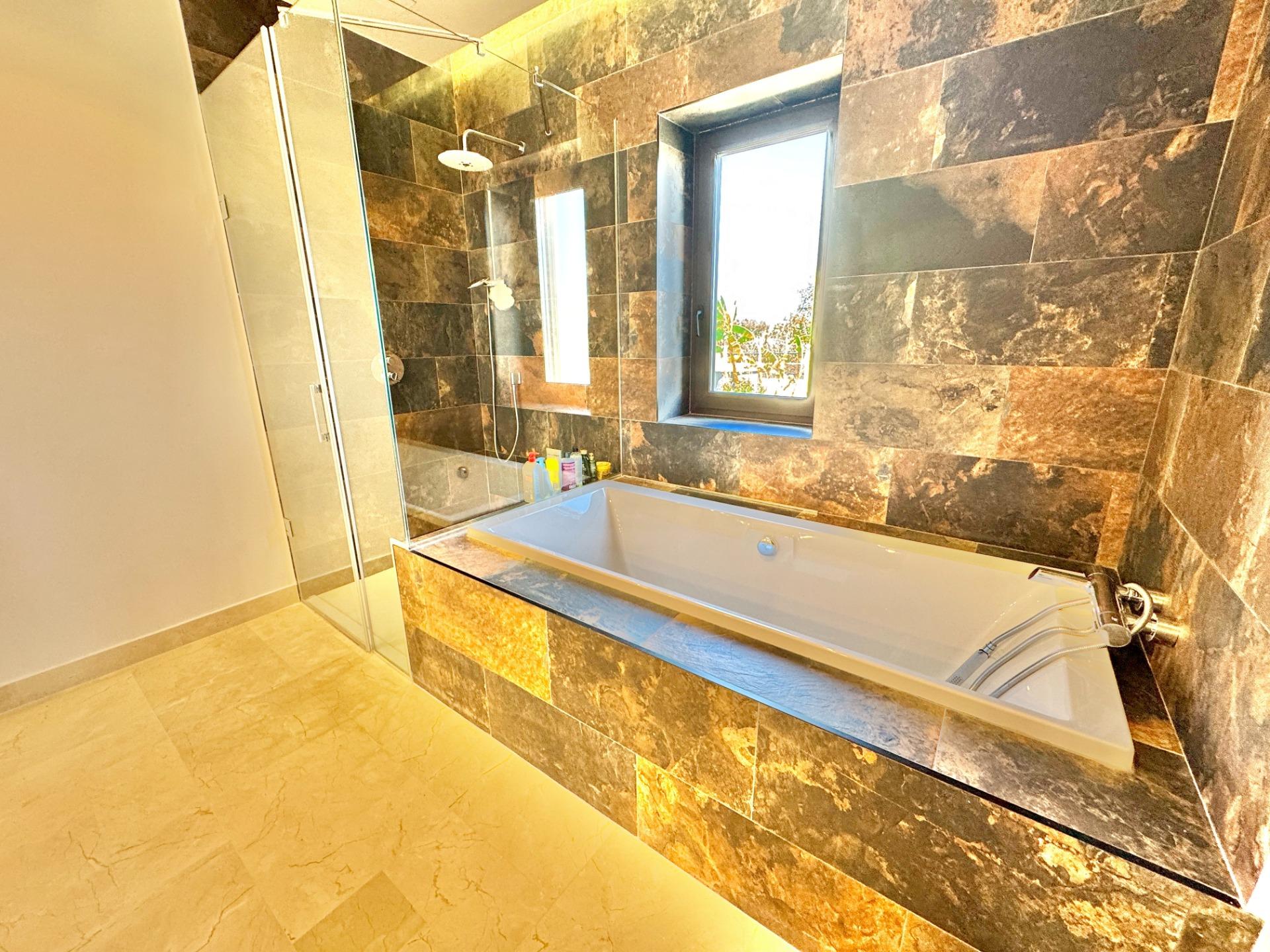 4 Bed, 3 Bath, HouseFor Sale, Dolores, Alicante