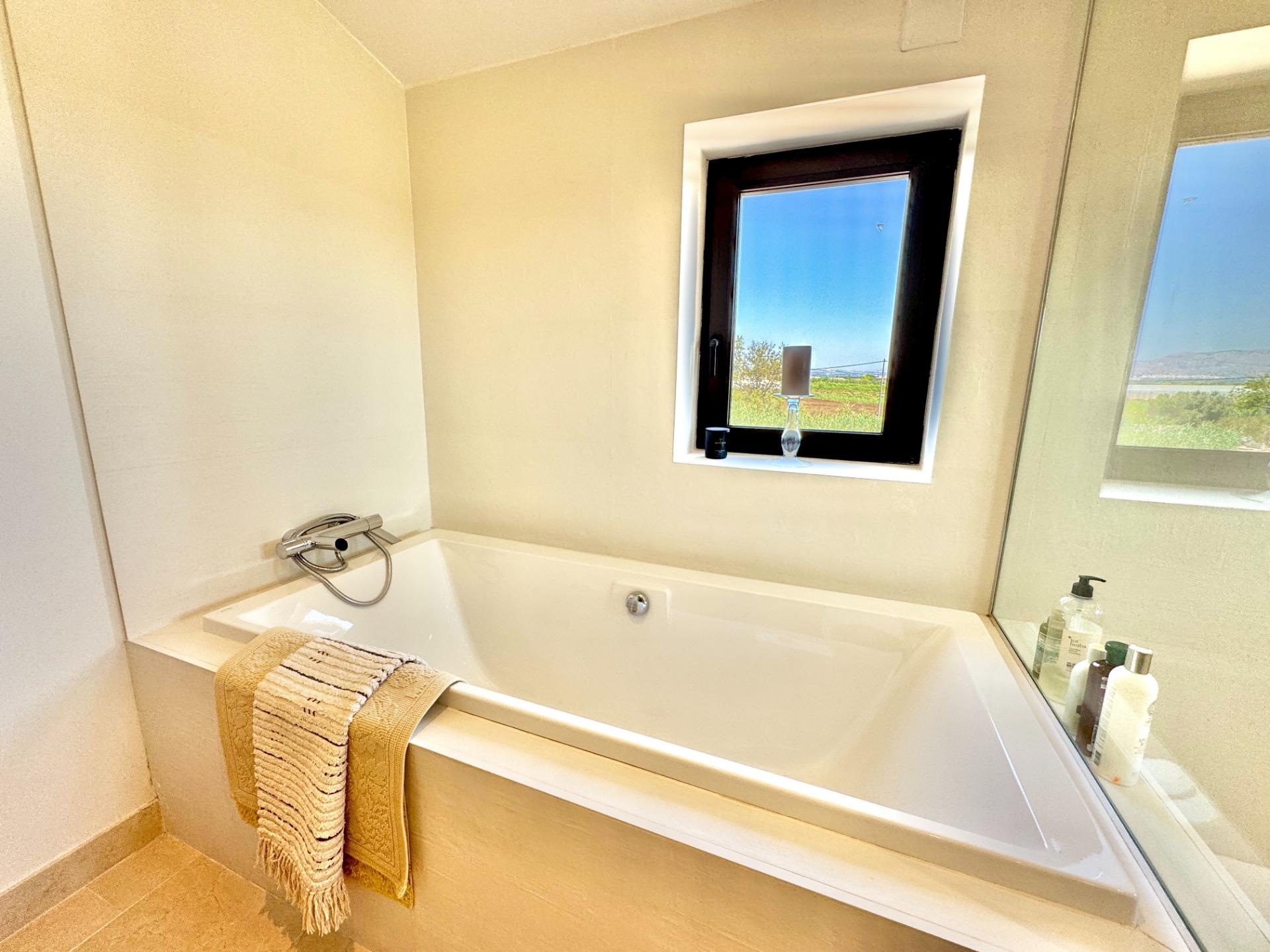 4 Bed, 3 Bath, HouseFor Sale, Dolores, Alicante