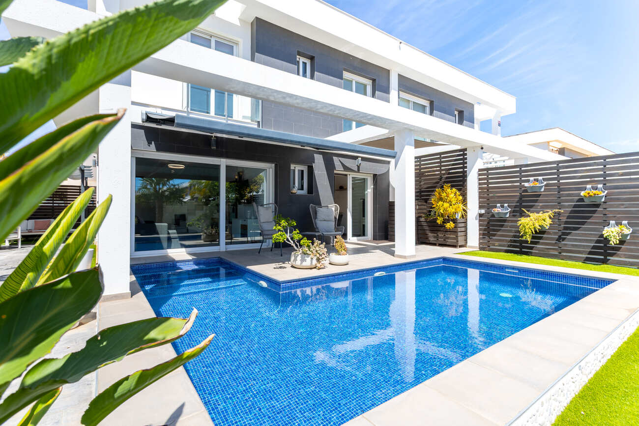 3 Bed, 2 Bath, HouseFor Sale, Santa Pola, Alicante