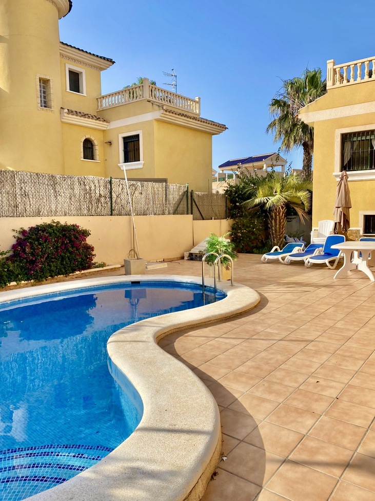 3 Bed, 2 Bath, HouseFor Sale, Villamartin, Alicante