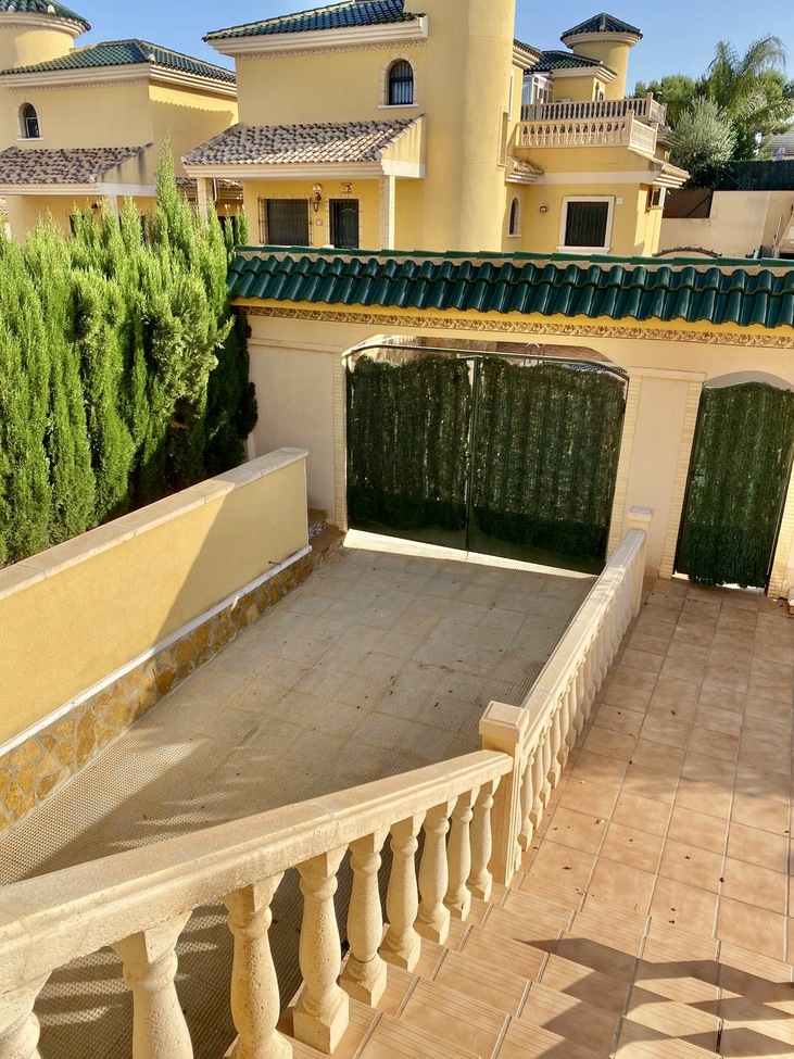 3 Bed, 2 Bath, HouseFor Sale, Villamartin, Alicante