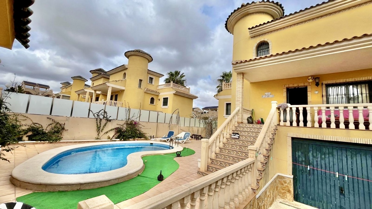 3 Bed, 2 Bath, HouseFor Sale, Villamartin, Alicante