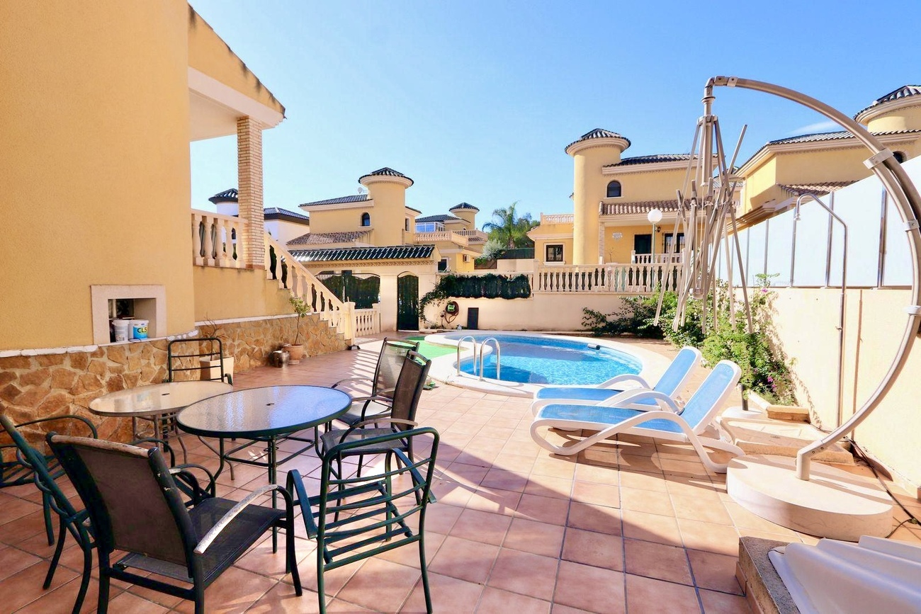3 Bed, 2 Bath, HouseFor Sale, Villamartin, Alicante