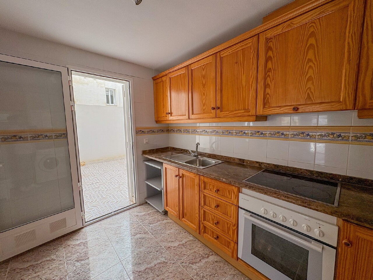 2 Bed, 1 Bath, ApartmentFor Sale, Villamartin, Alicante