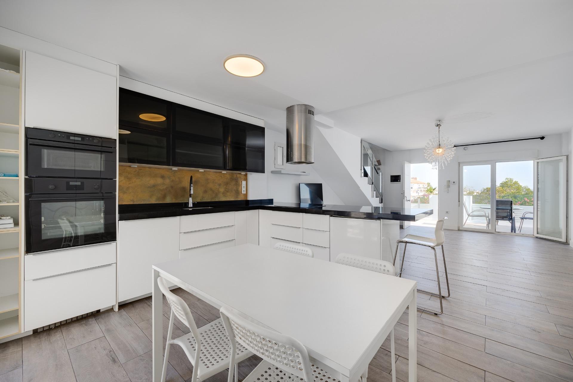 2 Bed, 2 Bath, HouseFor Sale, Torrevieja, Alicante