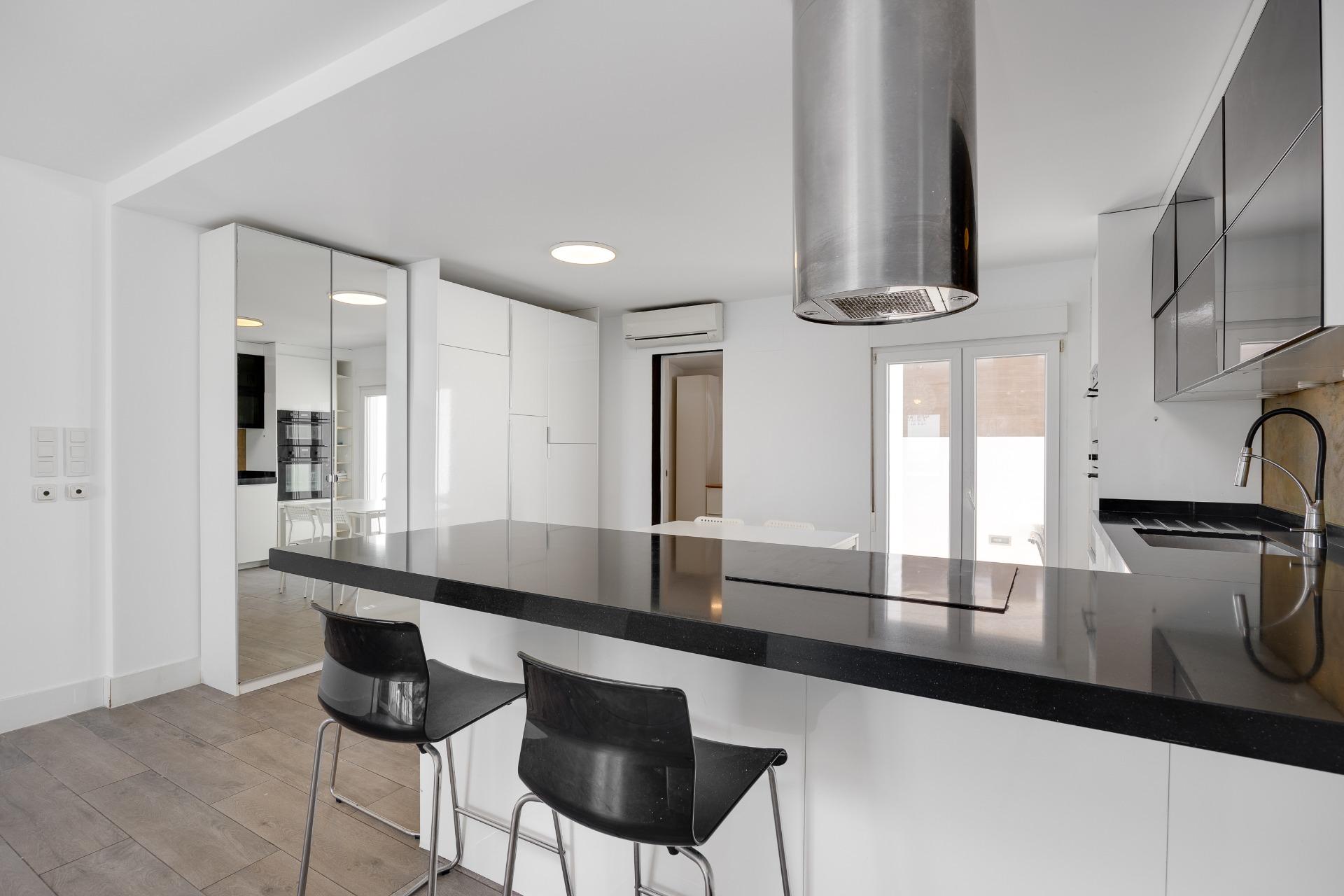 2 Bed, 2 Bath, HouseFor Sale, Torrevieja, Alicante