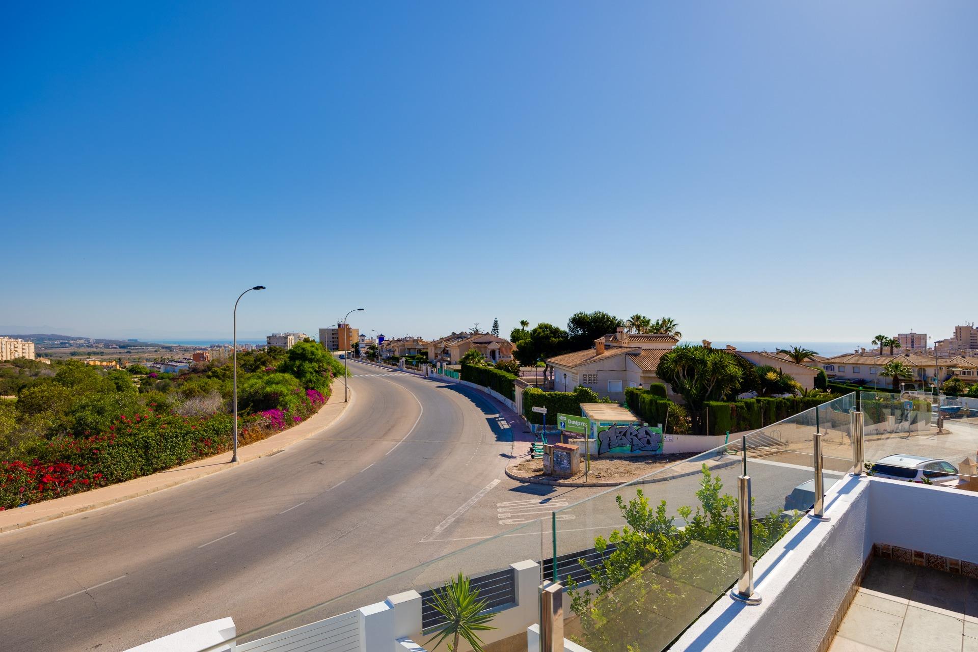 2 Bed, 2 Bath, HouseFor Sale, Torrevieja, Alicante