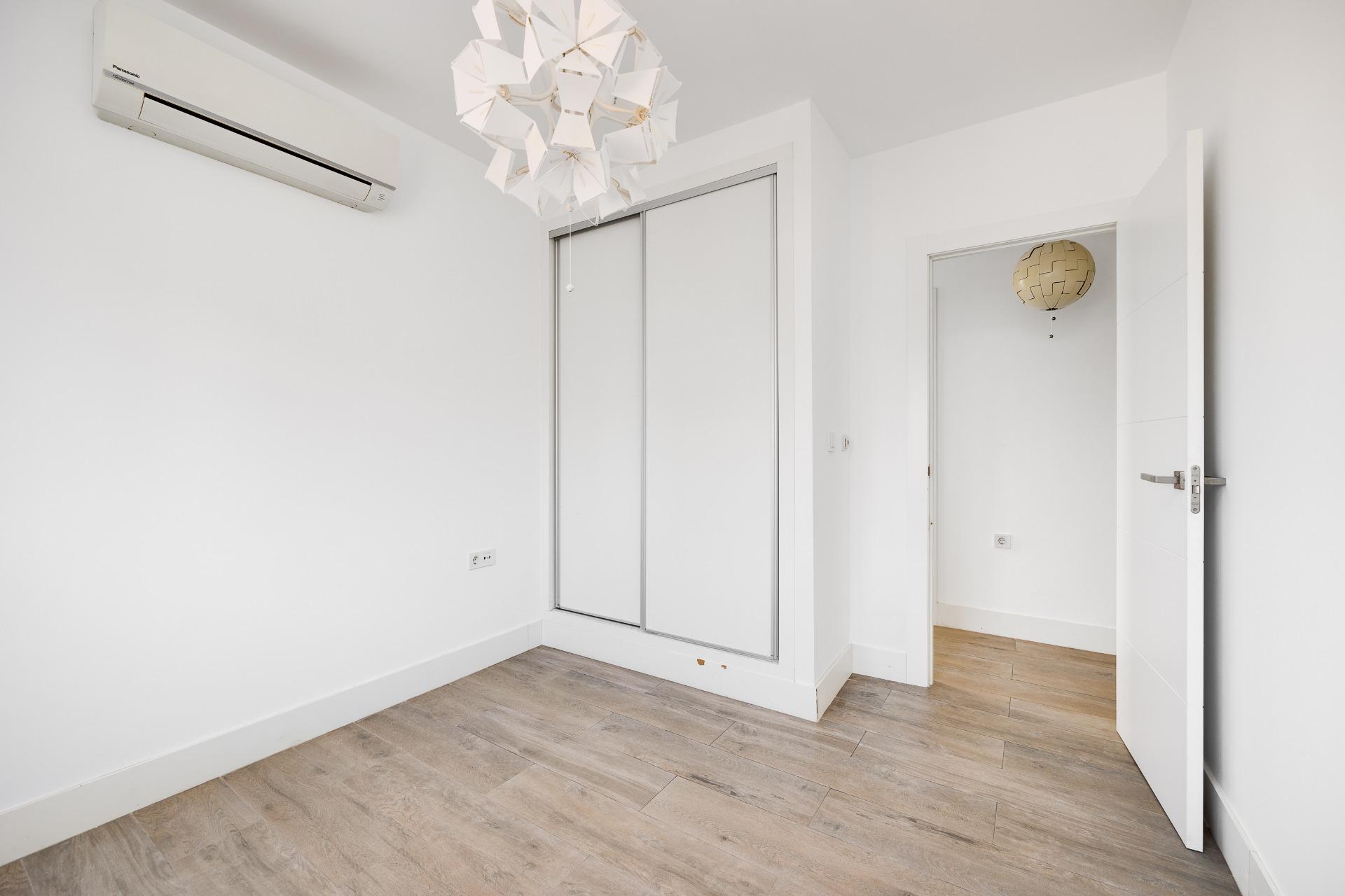 2 Bed, 2 Bath, HouseFor Sale, Torrevieja, Alicante