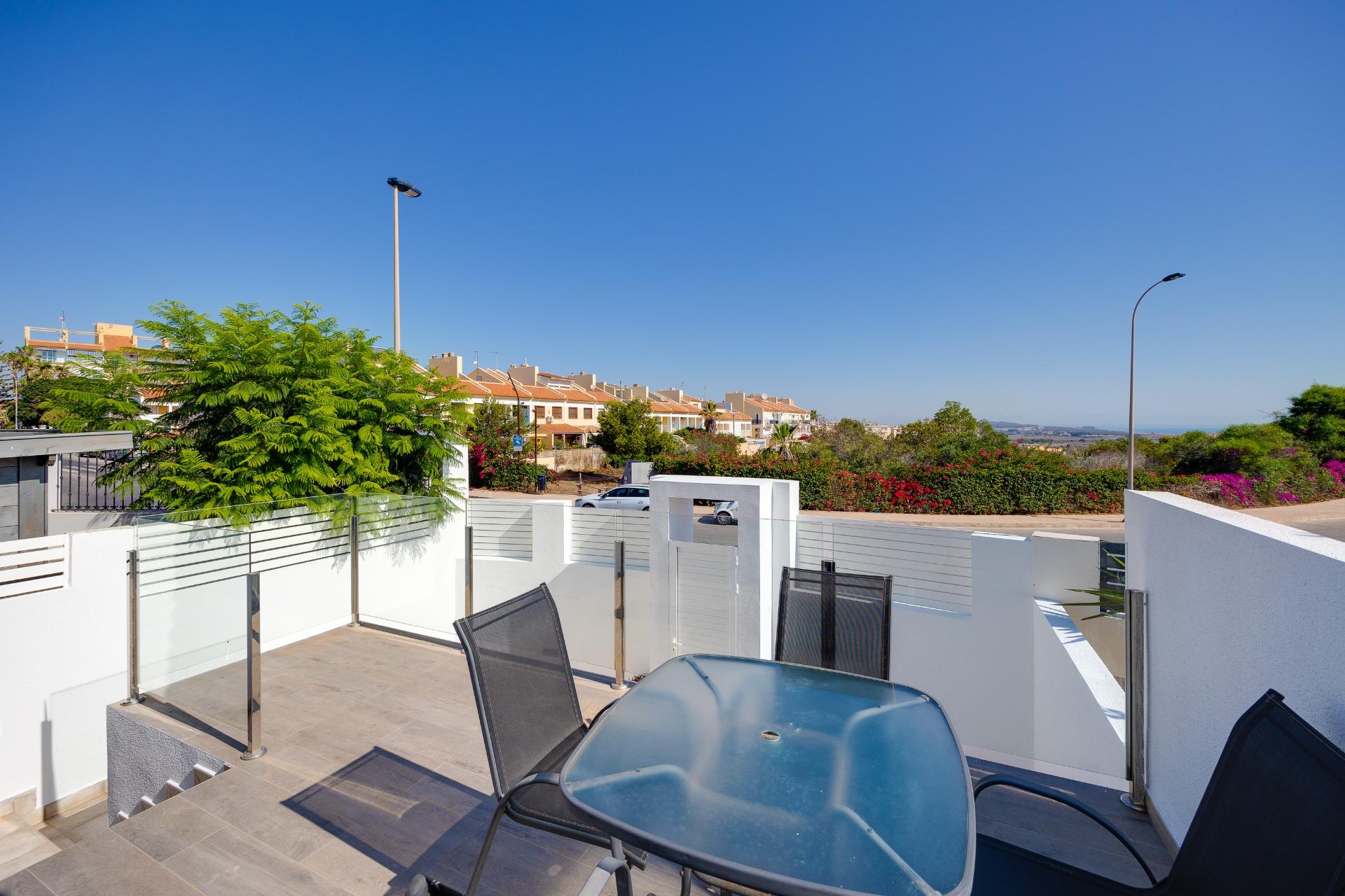 2 Bed, 2 Bath, HouseFor Sale, Torrevieja, Alicante
