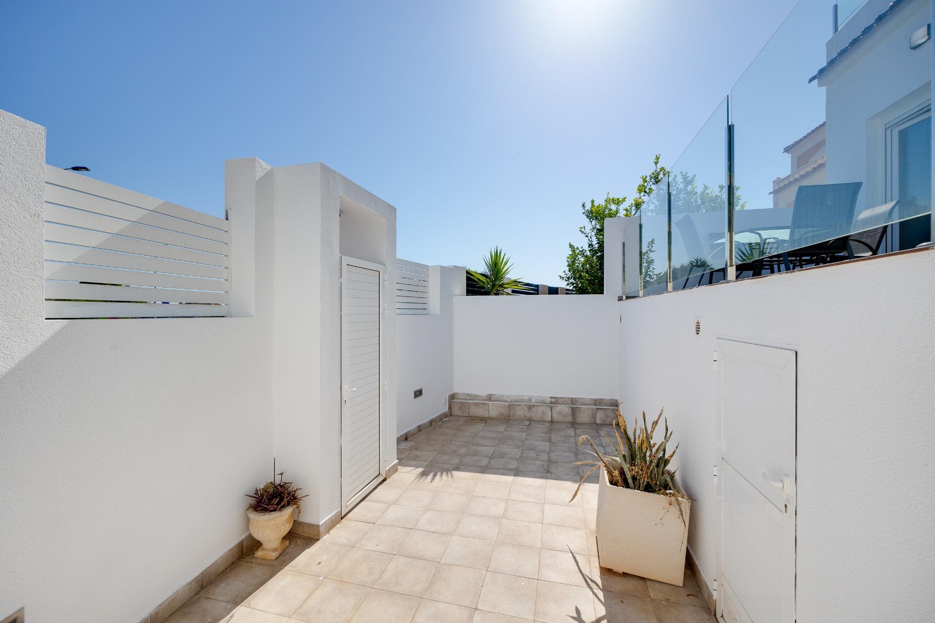 2 Bed, 2 Bath, HouseFor Sale, Torrevieja, Alicante