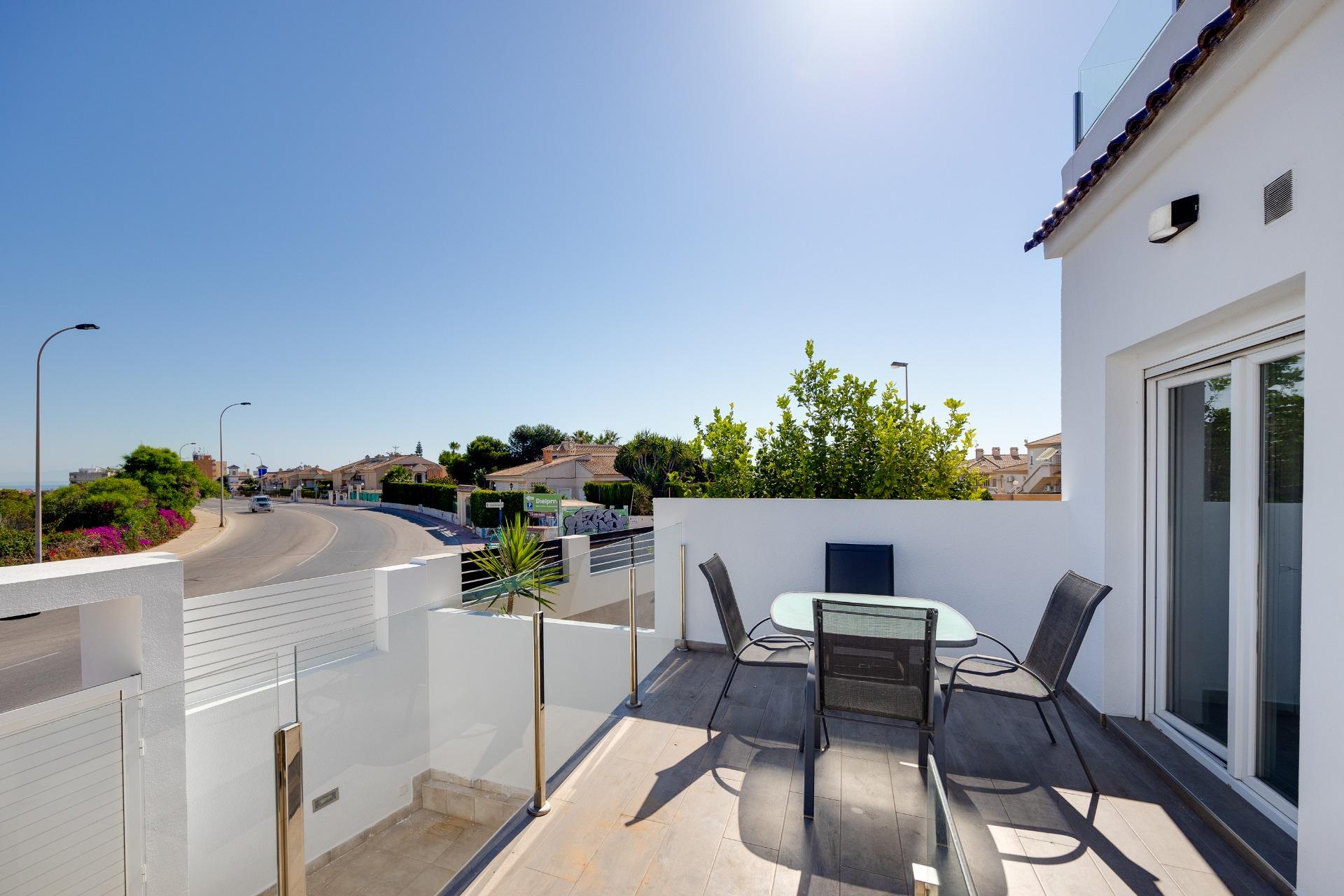2 Bed, 2 Bath, HouseFor Sale, Torrevieja, Alicante