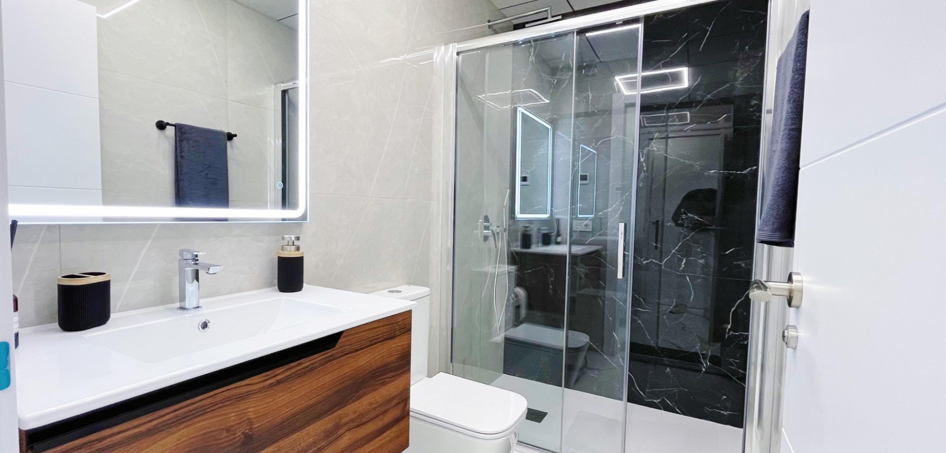 2 Bed, 2 Bath, ApartmentFor Sale, Torrevieja, Alicante