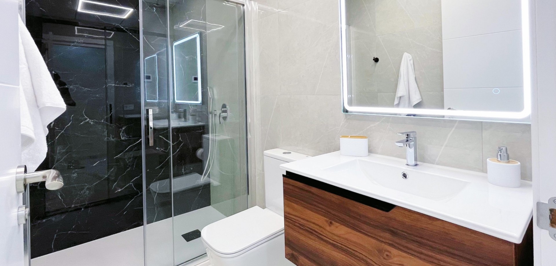 2 Bed, 2 Bath, ApartmentFor Sale, Torrevieja, Alicante