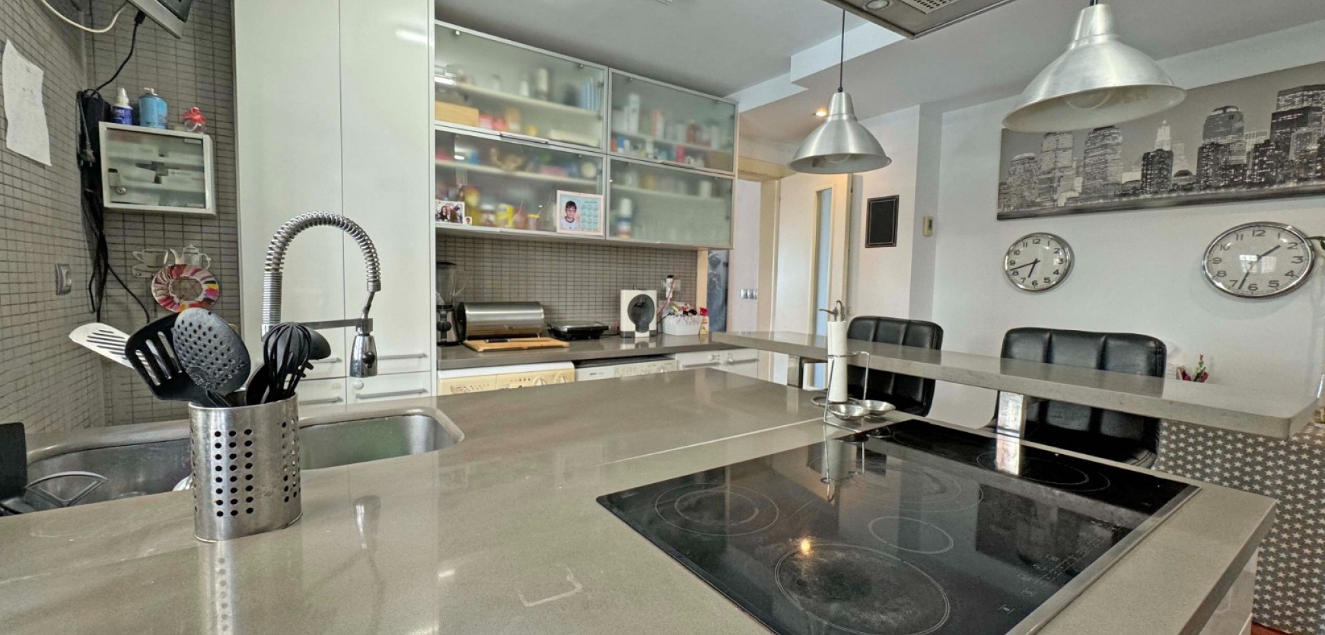 4 Bed, 3 Bath, ApartmentFor Sale, Torrevieja, Alicante