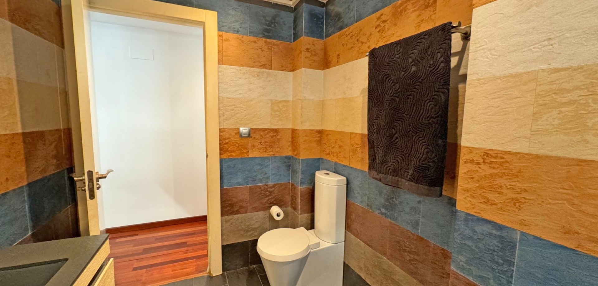 4 Bed, 3 Bath, ApartmentFor Sale, Torrevieja, Alicante