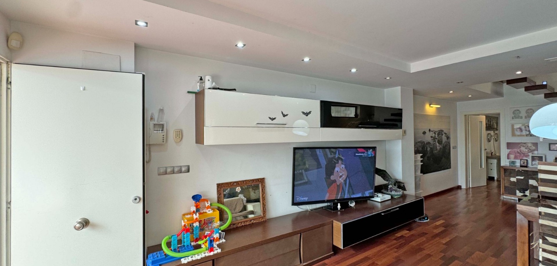 4 Bed, 3 Bath, ApartmentFor Sale, Torrevieja, Alicante