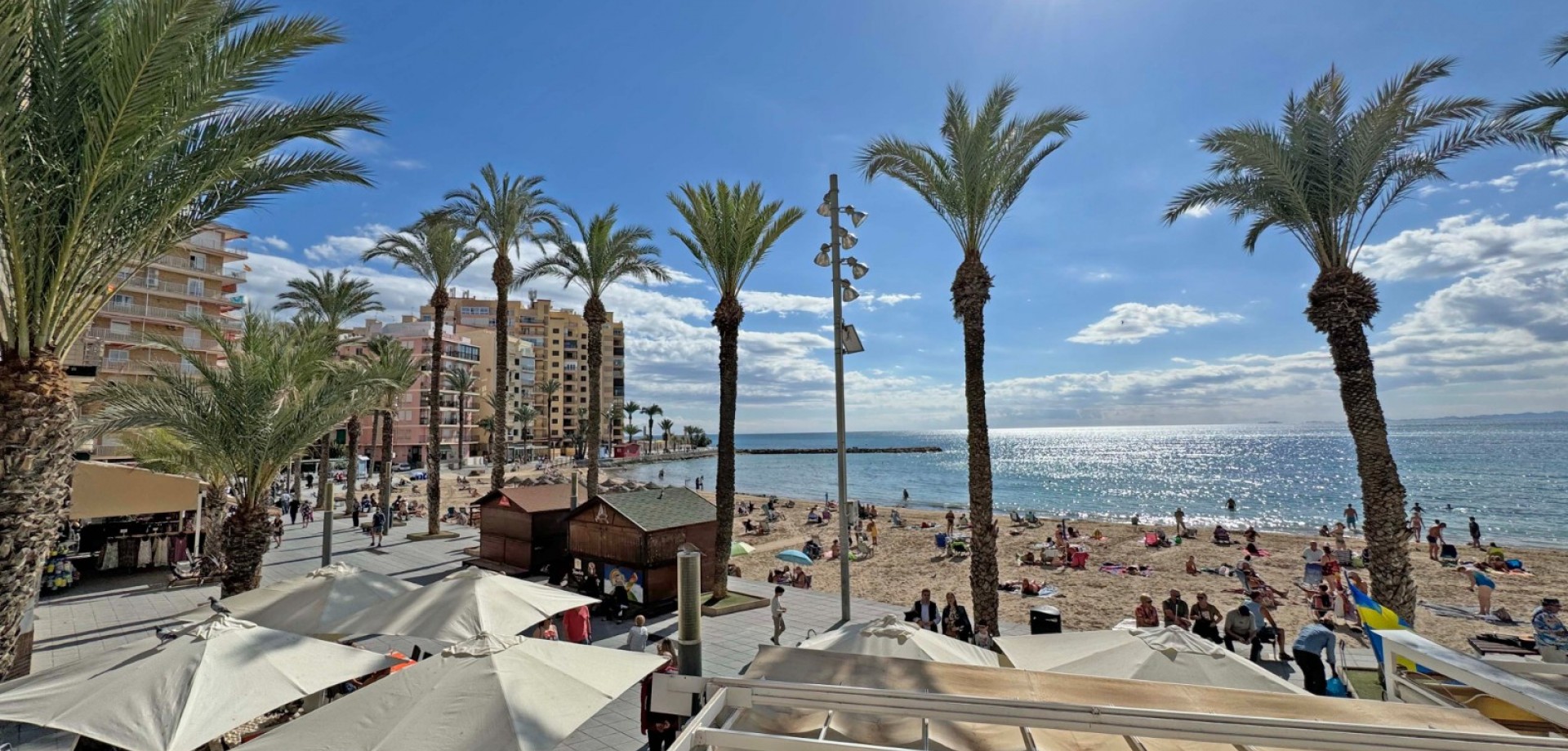 4 Bed, 3 Bath, ApartmentFor Sale, Torrevieja, Alicante