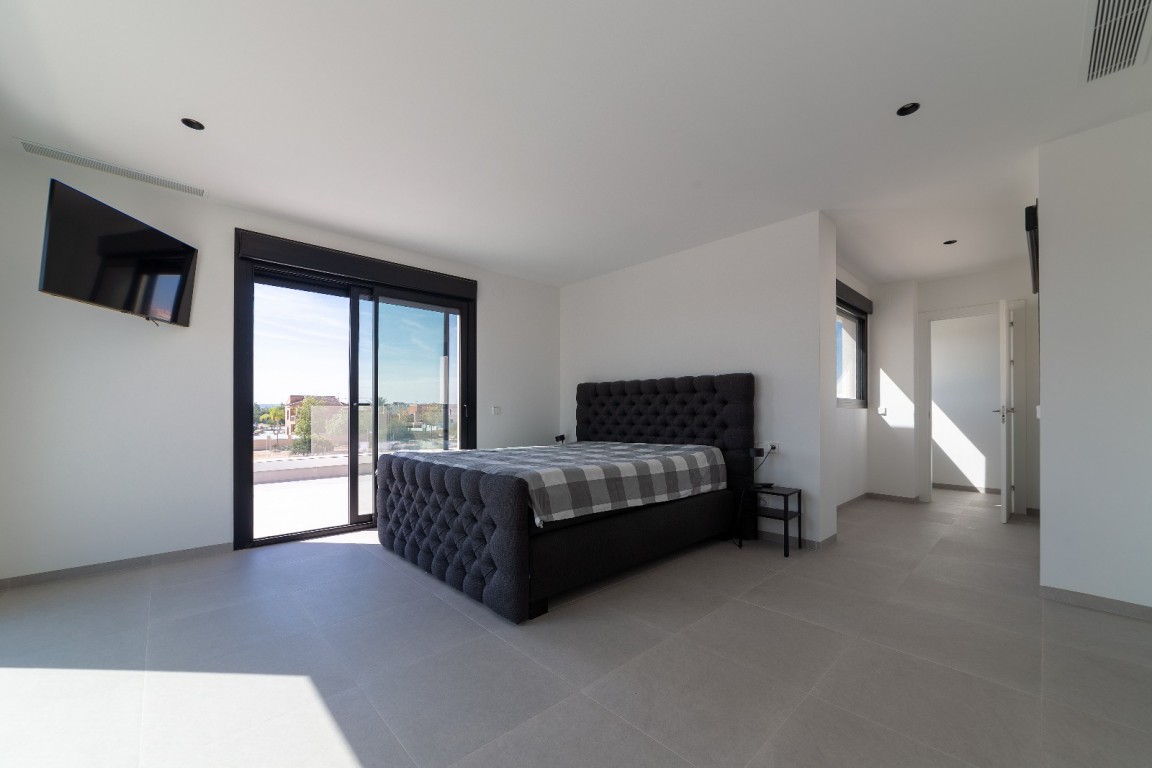 4 Bed, 3 Bath, HouseFor Sale, Los Montesinos, Alicante