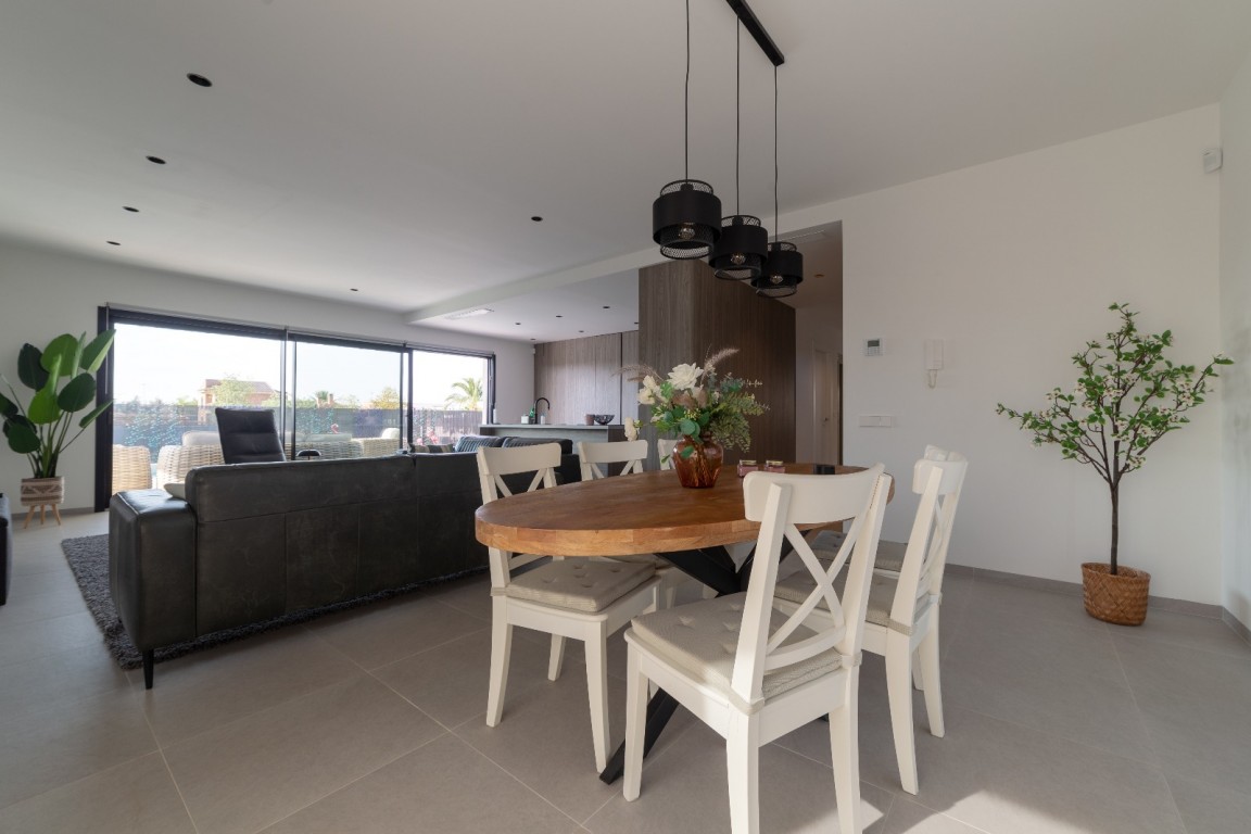 4 Bed, 3 Bath, HouseFor Sale, Los Montesinos, Alicante