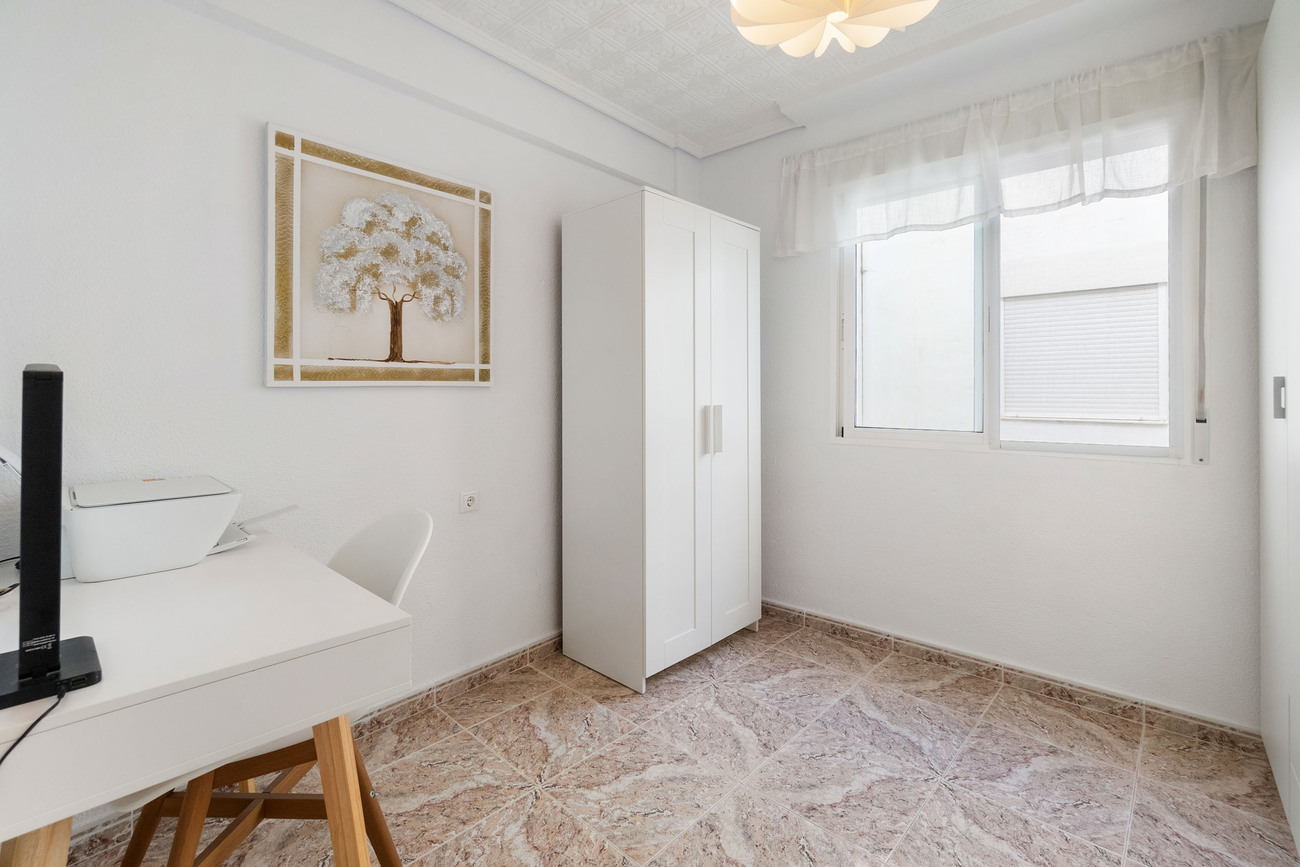 3 Bed, 1 Bath, ApartmentFor Sale, Torrevieja, Alicante