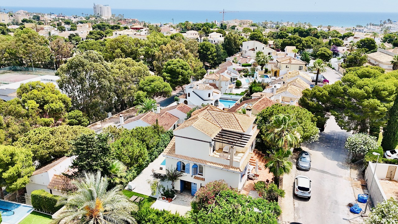 5 Bed, 3 Bath, HouseFor Sale, La Zenia, Alicante 5 Bed, 3 Bath, HouseFor Sale, La Zenia, Alicante
